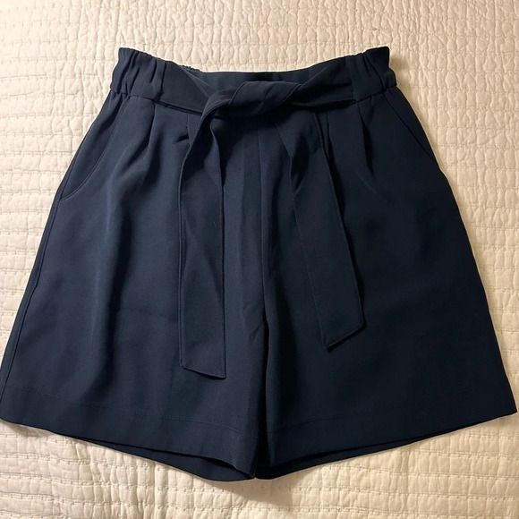 Lululemon Noir Short 5.5" True Navy 4 - Picture 3 of 8